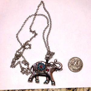 🔥 5/$50 Vintage Silver Toned Elephant Pendant Necklace w/Blue & Pink Charms